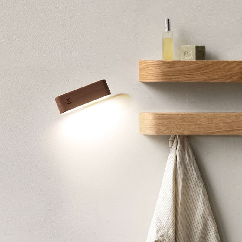 Massief houten bureau lamp met magnetische oplader 