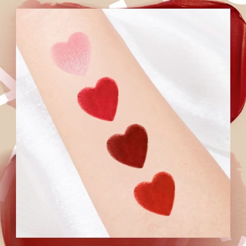 Rouges à lèvres mats dans coffret sac à main chic